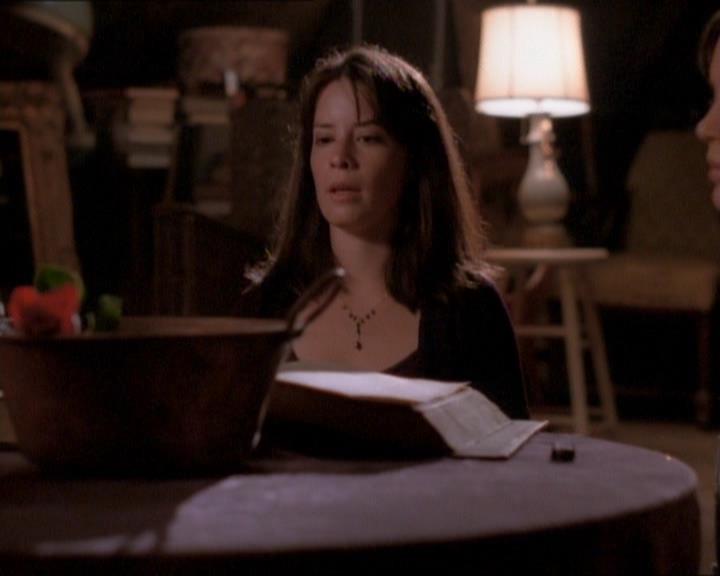 Charmed-Online_dot_net-1x01SomethingWiccaThisWayComes2069.jpg