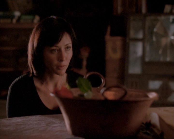 Charmed-Online_dot_net-1x01SomethingWiccaThisWayComes2071.jpg