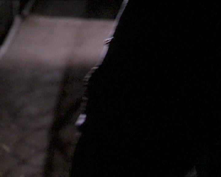 Charmed-Online_dot_net-1x01SomethingWiccaThisWayComes2090.jpg