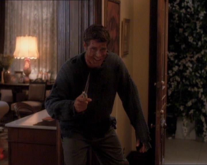 Charmed-Online_dot_net-1x01SomethingWiccaThisWayComes2132.jpg