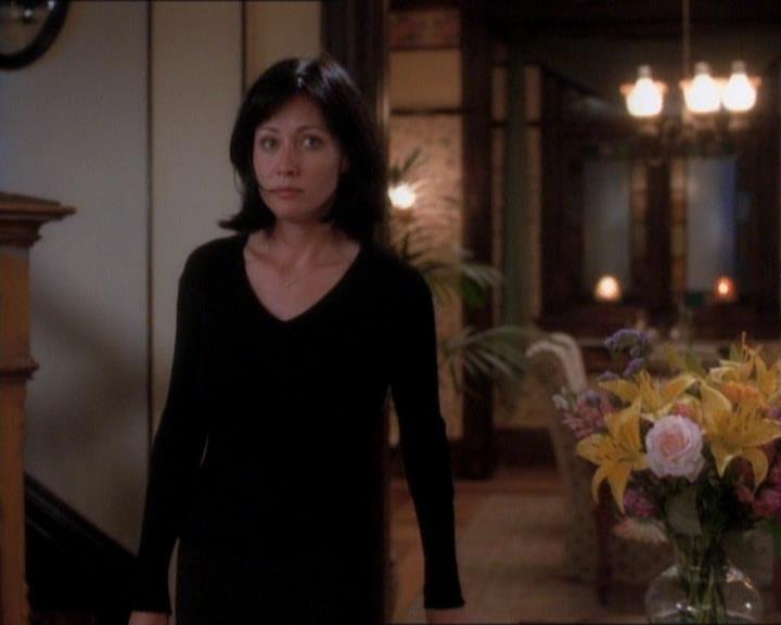 Charmed-Online_dot_net-1x01SomethingWiccaThisWayComes2135.jpg