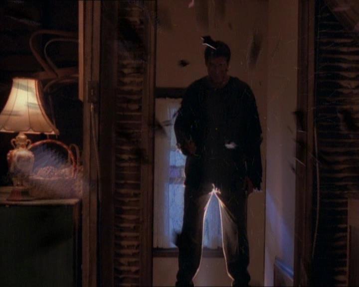 Charmed-Online_dot_net-1x01SomethingWiccaThisWayComes2175.jpg
