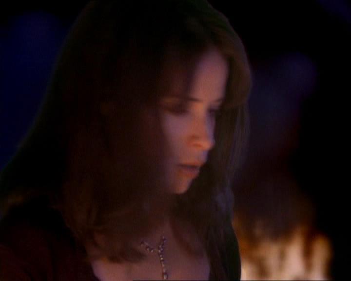 Charmed-Online_dot_net-1x01SomethingWiccaThisWayComes2186.jpg