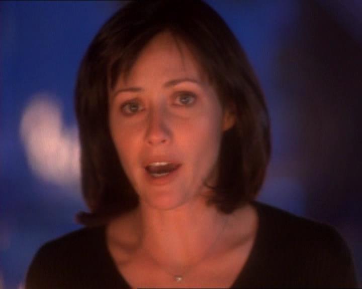 Charmed-Online_dot_net-1x01SomethingWiccaThisWayComes2197.jpg