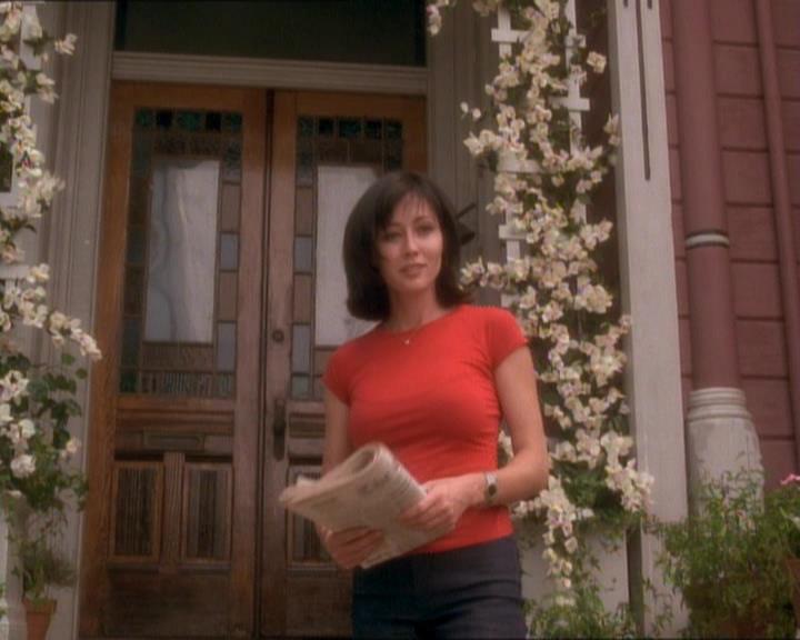 Charmed-Online_dot_net-1x01SomethingWiccaThisWayComes2243.jpg