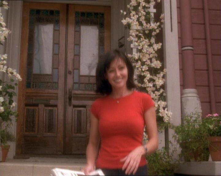 Charmed-Online_dot_net-1x01SomethingWiccaThisWayComes2244.jpg
