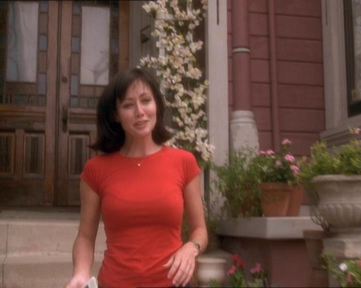 Charmed-Online_dot_net-1x01SomethingWiccaThisWayComes2245.jpg