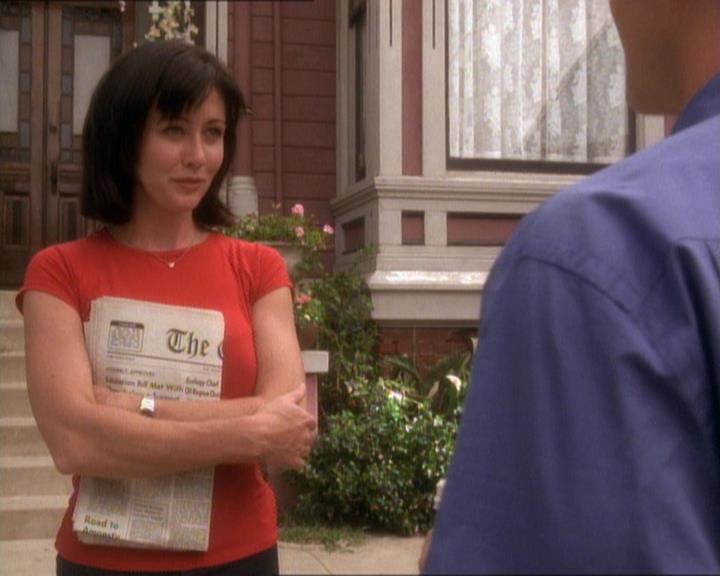 Charmed-Online_dot_net-1x01SomethingWiccaThisWayComes2256.jpg