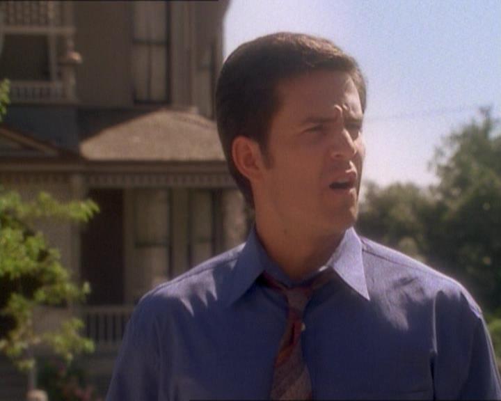 Charmed-Online_dot_net-1x01SomethingWiccaThisWayComes2265.jpg Charmed-Online_dot_net-1x01SomethingWiccaThisWayComes2265.jpg