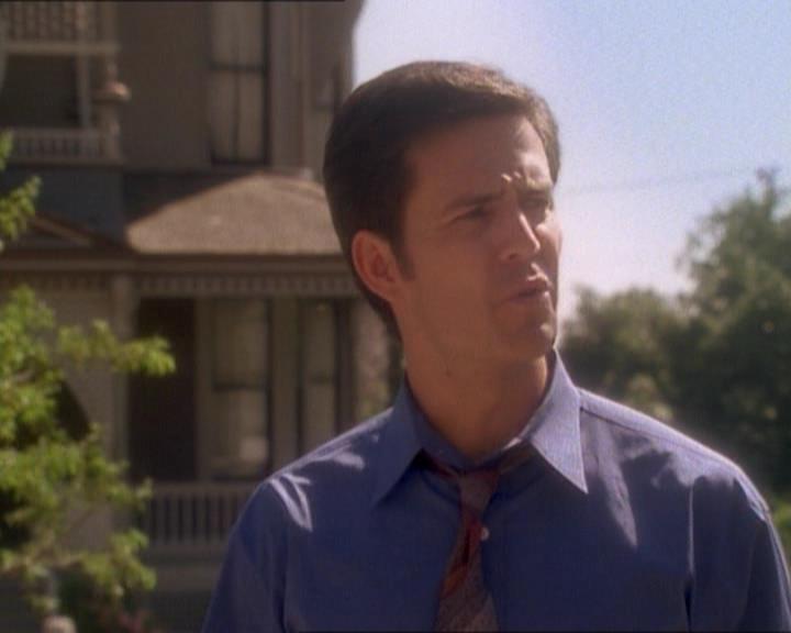 Charmed-Online_dot_net-1x01SomethingWiccaThisWayComes2266.jpg