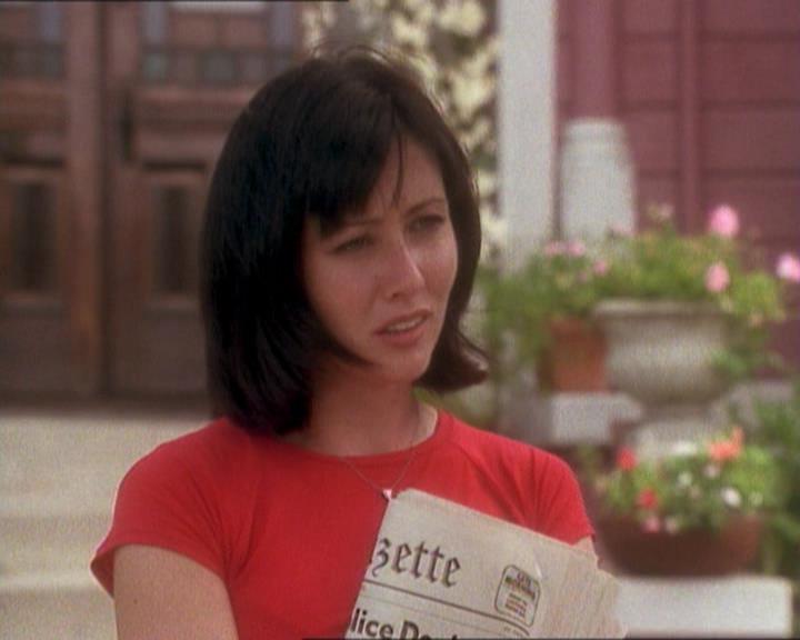 Charmed-Online_dot_net-1x01SomethingWiccaThisWayComes2281.jpg