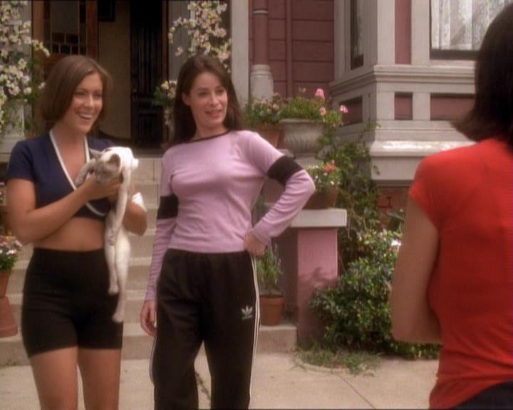 Charmed-Online_dot_net-1x01SomethingWiccaThisWayComes2307.jpg