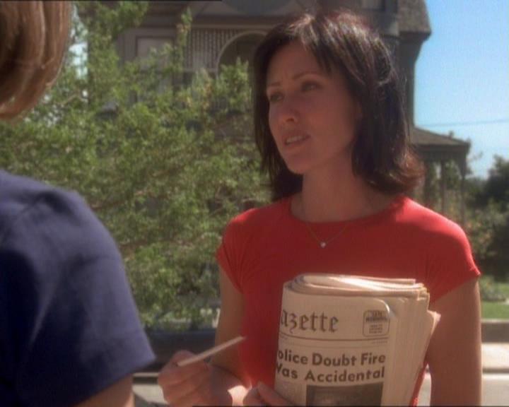 Charmed-Online_dot_net-1x01SomethingWiccaThisWayComes2310.jpg