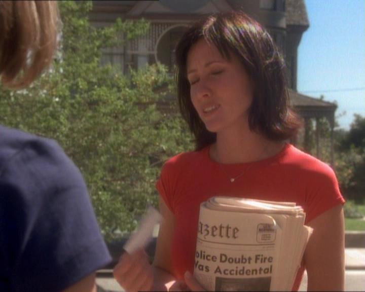 Charmed-Online_dot_net-1x01SomethingWiccaThisWayComes2311.jpg
