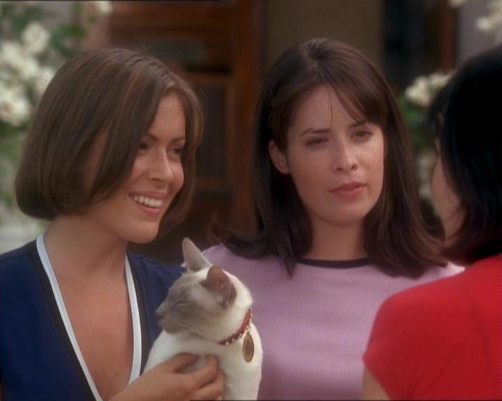 Charmed-Online_dot_net-1x01SomethingWiccaThisWayComes2315.jpg