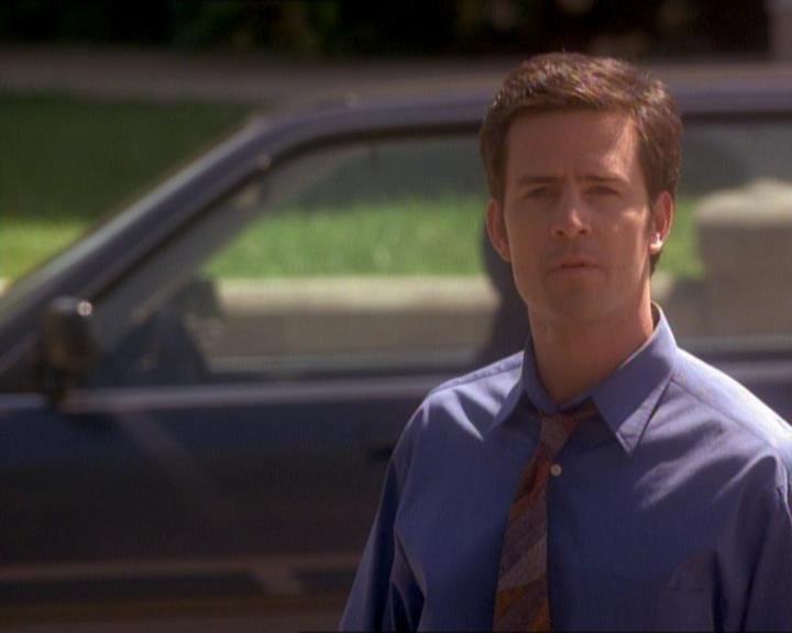 Charmed-Online_dot_net-1x01SomethingWiccaThisWayComes2323.jpg