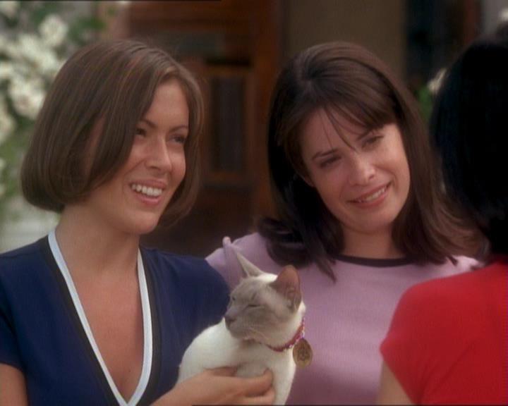 Charmed-Online_dot_net-1x01SomethingWiccaThisWayComes2331.jpg