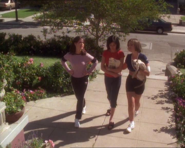 Charmed-Online_dot_net-1x01SomethingWiccaThisWayComes2339.jpg