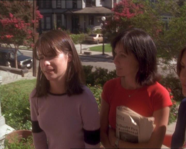 Charmed-Online_dot_net-1x01SomethingWiccaThisWayComes2346.jpg