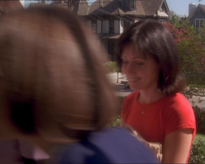 Charmed-Online_dot_net-1x01SomethingWiccaThisWayComes2347.jpg