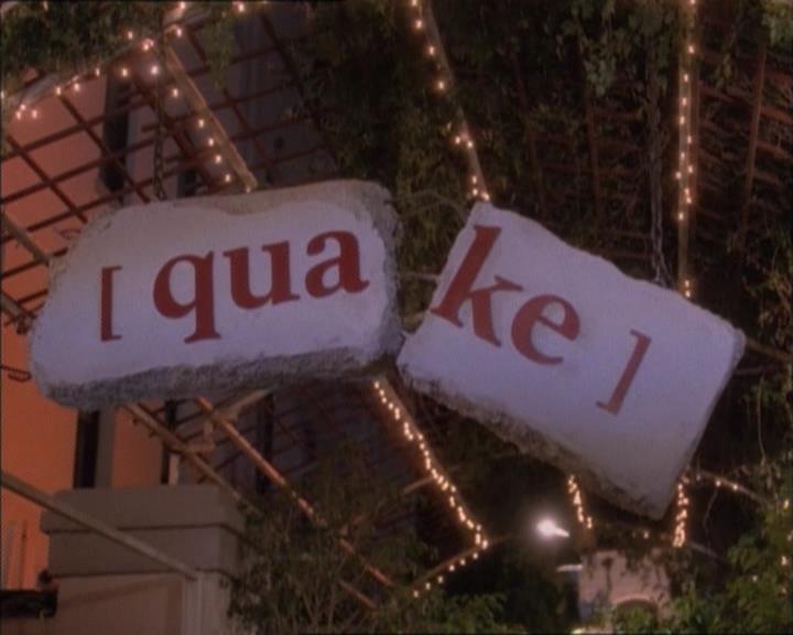 Charmed-Online_dot_net-1x02IveGotYouUnderMySkin0001.jpg