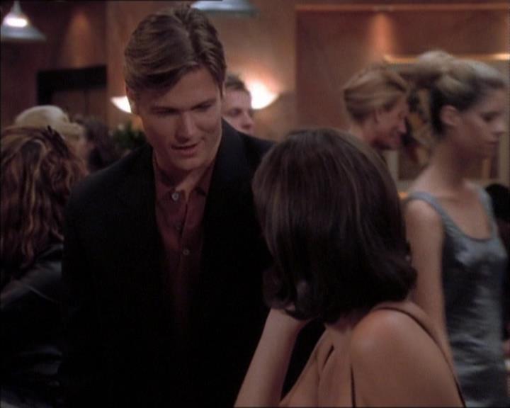 Charmed-Online_dot_net-1x02IveGotYouUnderMySkin0113.jpg