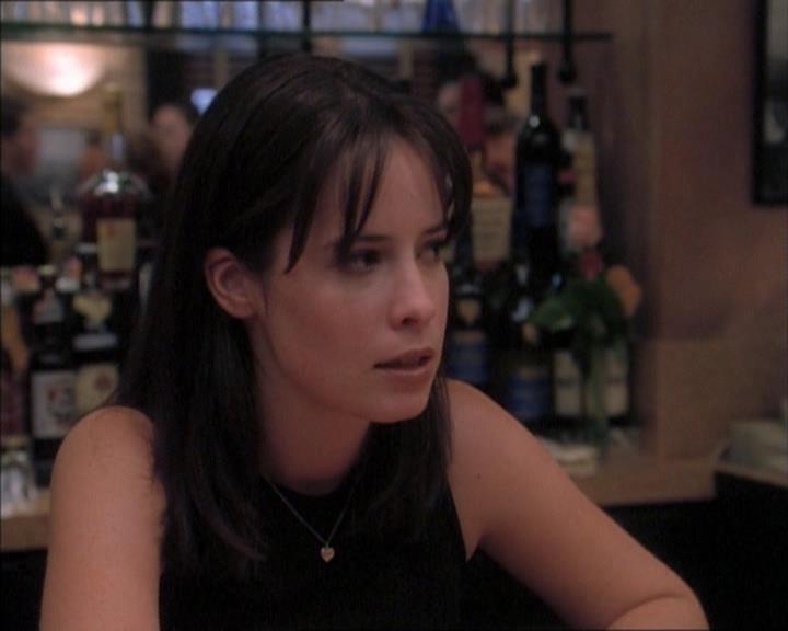 Charmed-Online_dot_net-1x02IveGotYouUnderMySkin0124.jpg