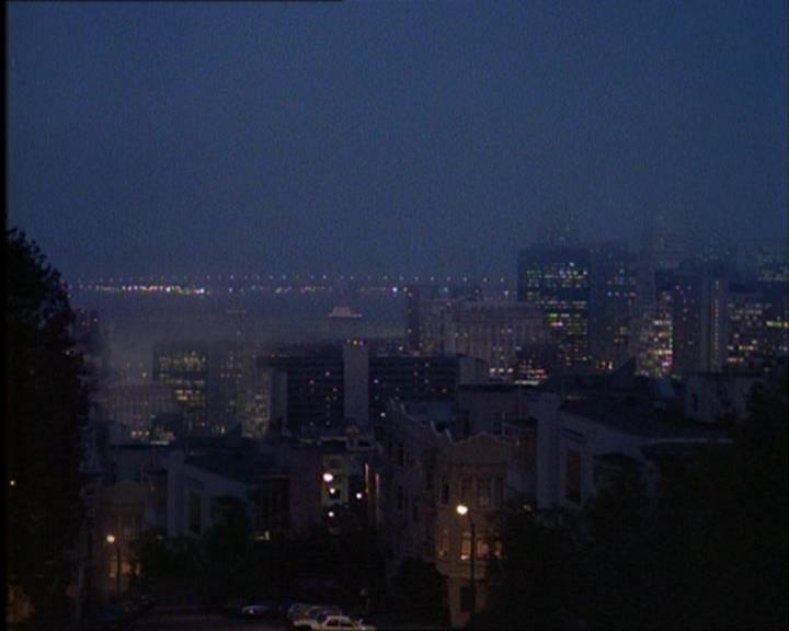 Charmed-Online_dot_net-1x02IveGotYouUnderMySkin0153.jpg
