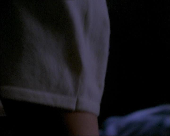 Charmed-Online_dot_net-1x02IveGotYouUnderMySkin0159.jpg