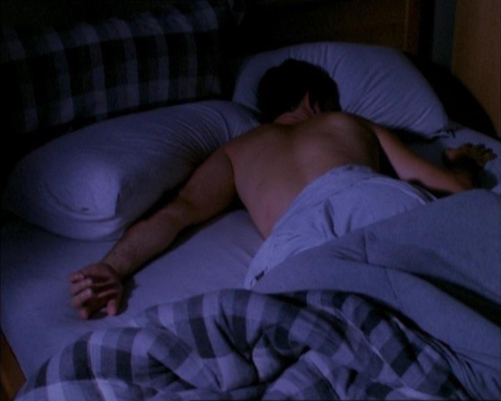 Charmed-Online_dot_net-1x02IveGotYouUnderMySkin0163.jpg