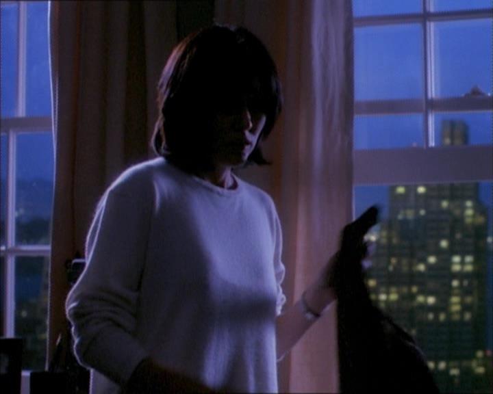 Charmed-Online_dot_net-1x02IveGotYouUnderMySkin0164.jpg