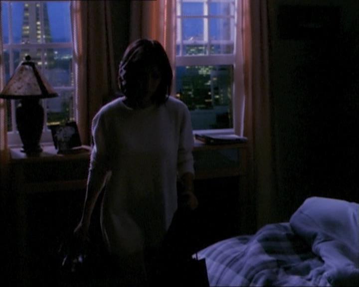 Charmed-Online_dot_net-1x02IveGotYouUnderMySkin0170.jpg