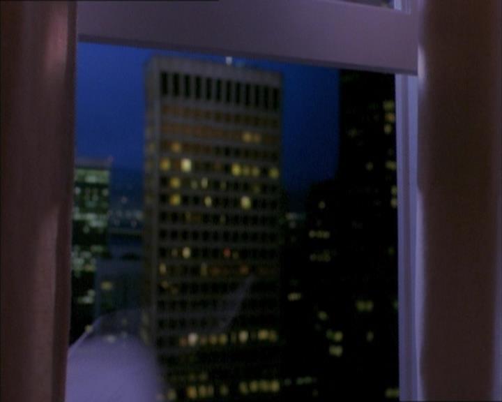 Charmed-Online_dot_net-1x02IveGotYouUnderMySkin0179.jpg