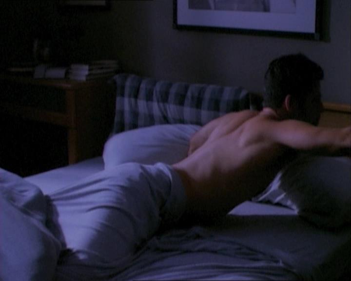 Charmed-Online_dot_net-1x02IveGotYouUnderMySkin0184.jpg