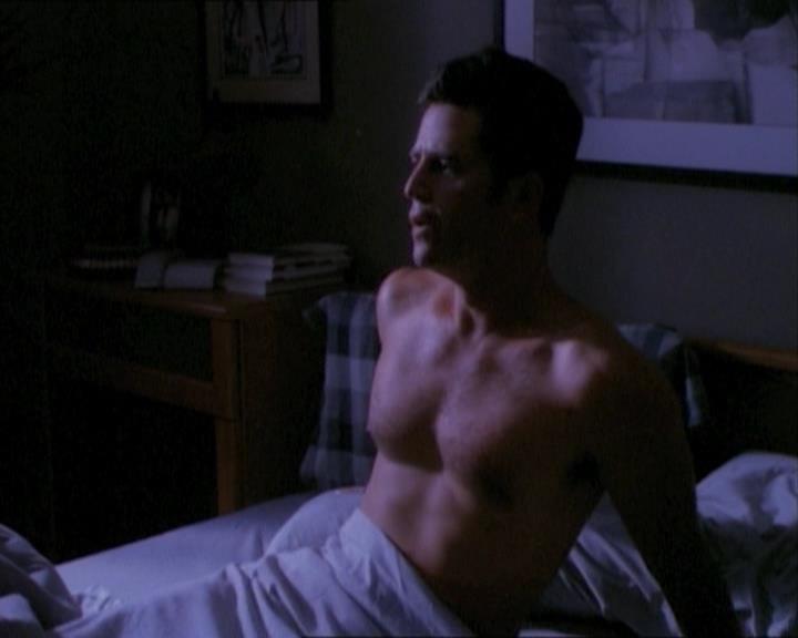 Charmed-Online_dot_net-1x02IveGotYouUnderMySkin0188.jpg