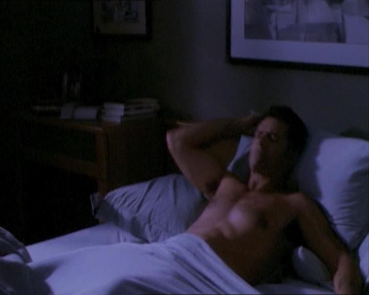 Charmed-Online_dot_net-1x02IveGotYouUnderMySkin0193.jpg