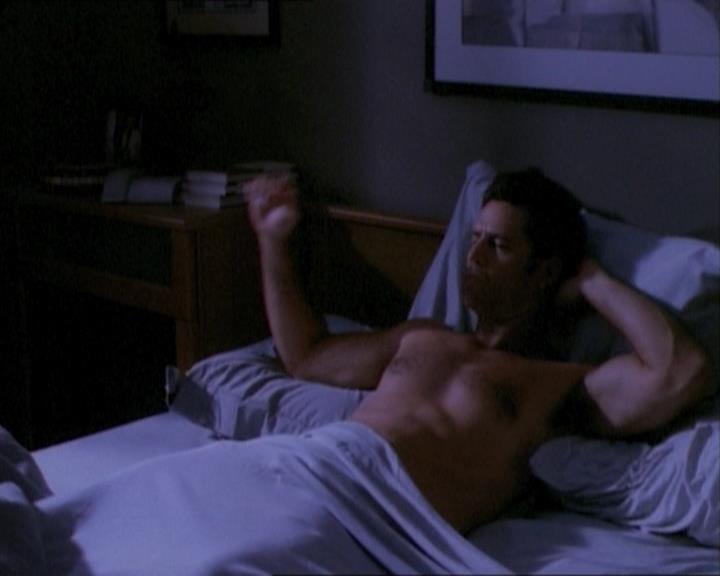 Charmed-Online_dot_net-1x02IveGotYouUnderMySkin0194.jpg