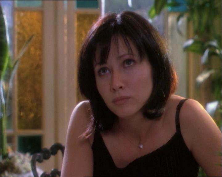 Charmed-Online_dot_net-1x02IveGotYouUnderMySkin0393.jpg