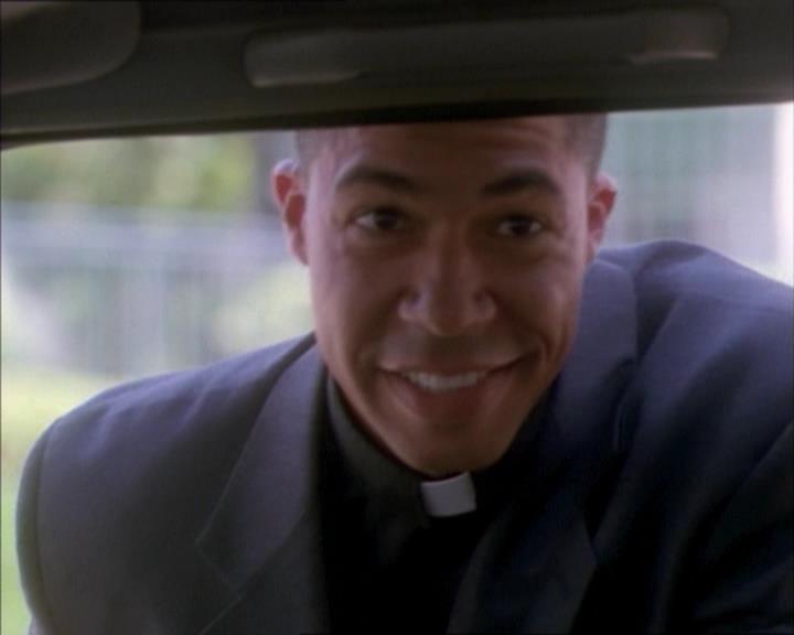 Charmed-Online_dot_net-1x02IveGotYouUnderMySkin0487.jpg