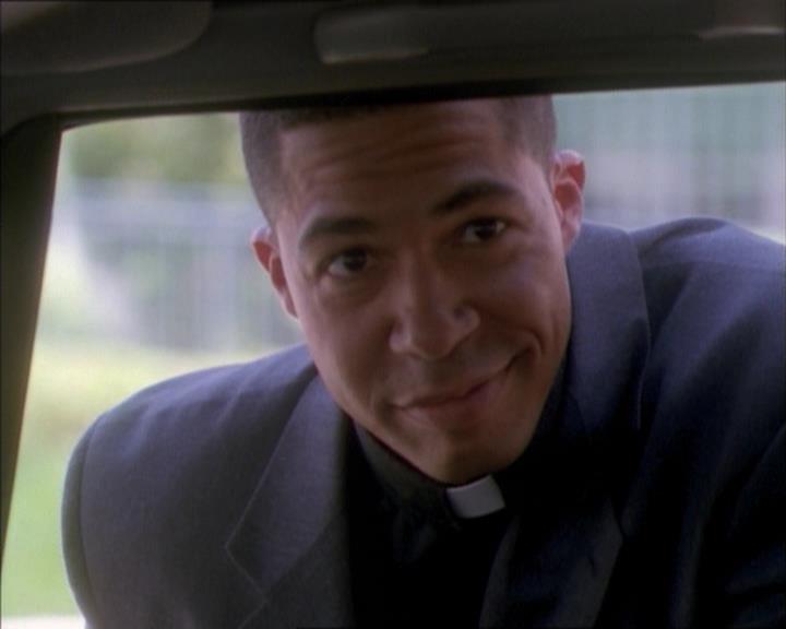 Charmed-Online_dot_net-1x02IveGotYouUnderMySkin0499.jpg