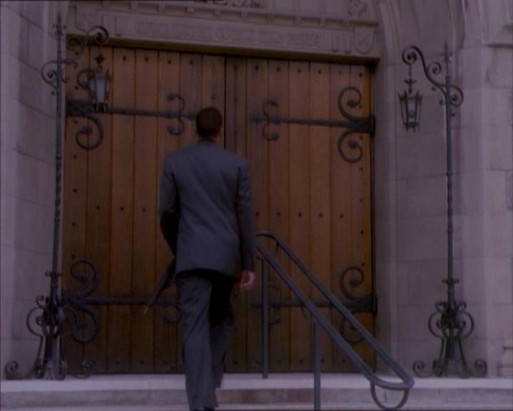 Charmed-Online_dot_net-1x02IveGotYouUnderMySkin0547.jpg