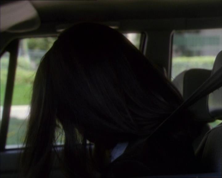 Charmed-Online_dot_net-1x02IveGotYouUnderMySkin0552.jpg