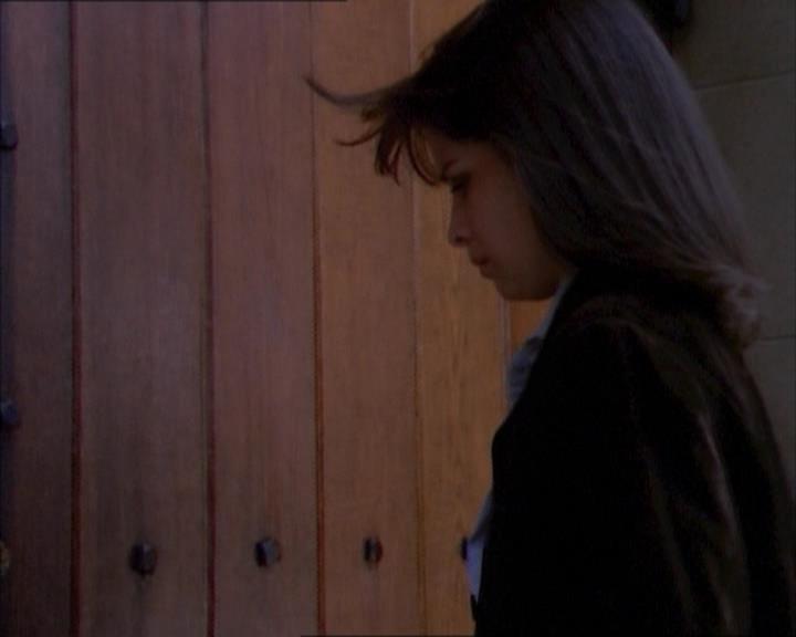 Charmed-Online_dot_net-1x02IveGotYouUnderMySkin0579.jpg