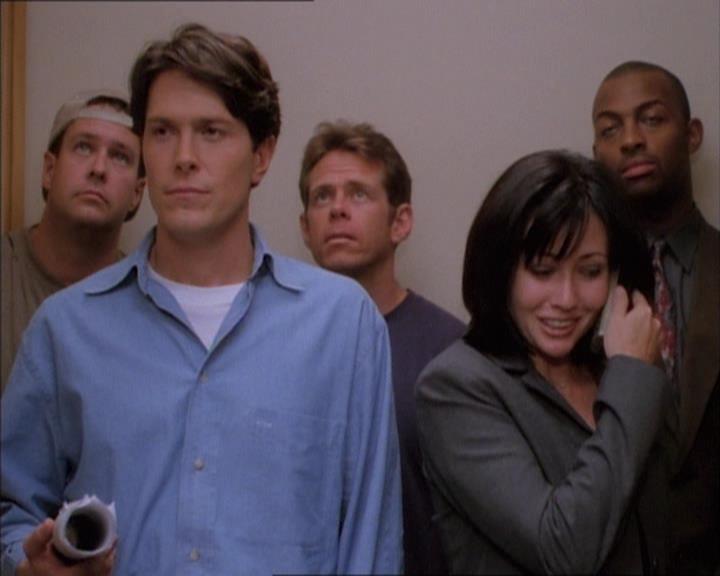 Charmed-Online_dot_net-1x02IveGotYouUnderMySkin0630.jpg