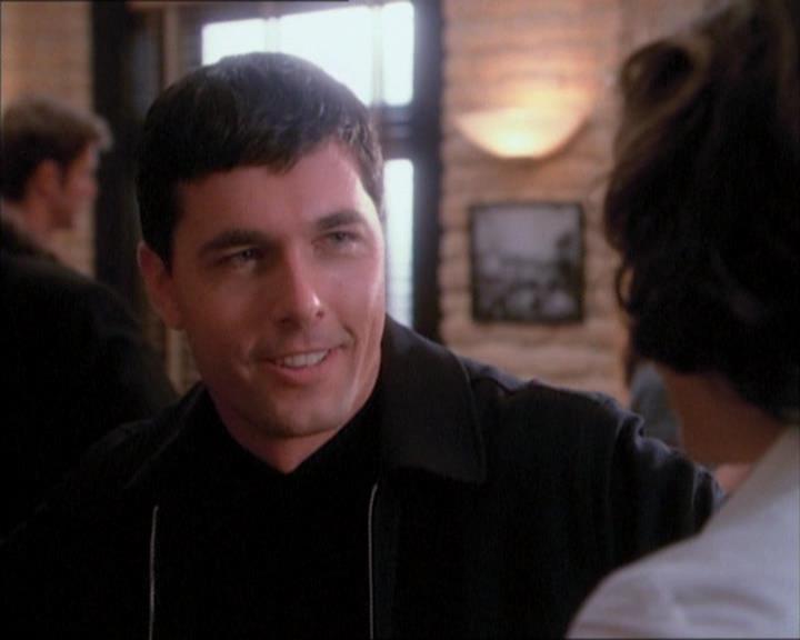 Charmed-Online_dot_net-1x02IveGotYouUnderMySkin0712.jpg