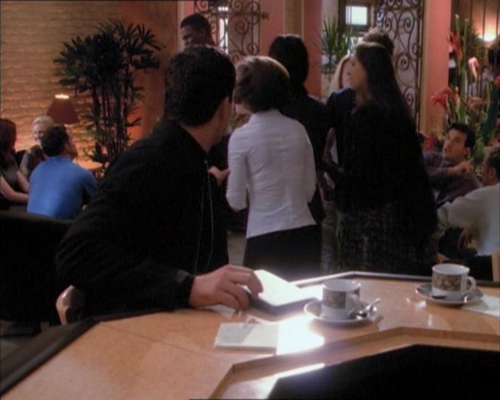 Charmed-Online_dot_net-1x02IveGotYouUnderMySkin0735.jpg