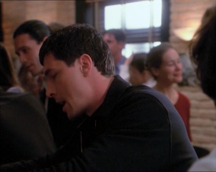 Charmed-Online_dot_net-1x02IveGotYouUnderMySkin0741.jpg