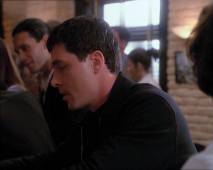 Charmed-Online_dot_net-1x02IveGotYouUnderMySkin0742.jpg