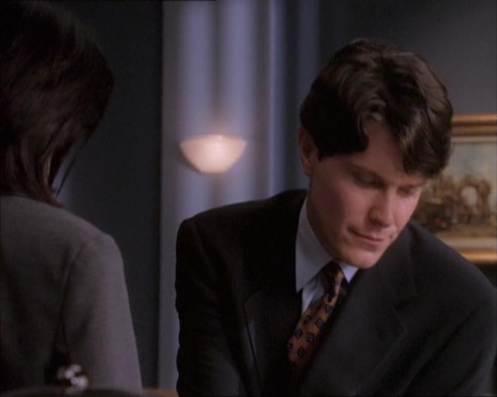 Charmed-Online_dot_net-1x02IveGotYouUnderMySkin0942.jpg