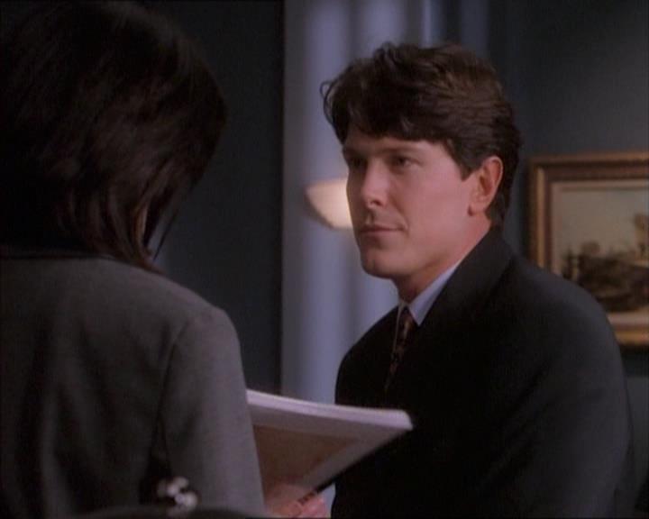 Charmed-Online_dot_net-1x02IveGotYouUnderMySkin0943.jpg
